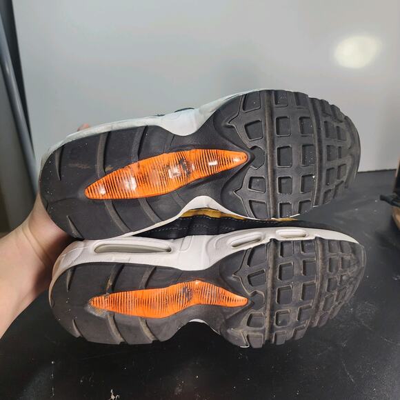 Sz 4.5Youth Fit 6 Women's Nike Air Max 95 011109 White Brown Suede Casual Shoes - Picture 11 of 11